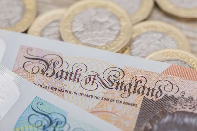 GBP/USD consolidates gains above 1.3900 as USD retreats ahead of data