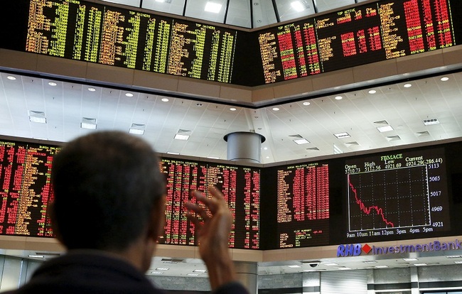 Bursa Malaysia remains in choppy trading at mid-morning