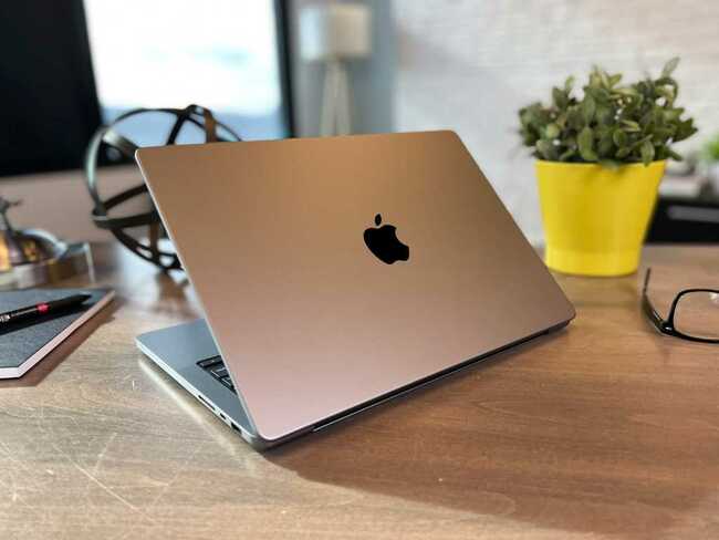 The M2 Pro/Max MacBook Pros are getting ready for a fall rollout