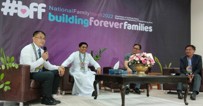 Families must use technology to communicate, resolve conflicts