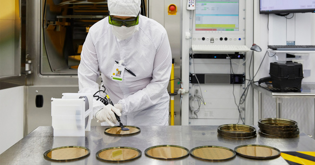 Apple awards an additional $410 million from its Advanced Manufacturing Fund to II-VI