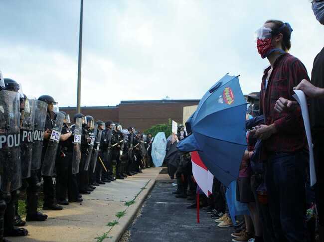 Why collaborative agreements between the government and the community are the most effective way to reform policing in the US