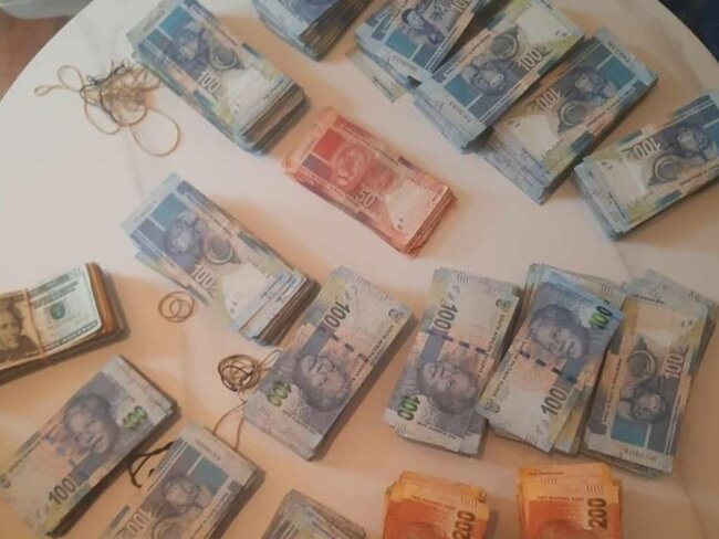 Hawks, Interpol arrest 2 men in Pretoria for online romance scam, will seek extradition to US