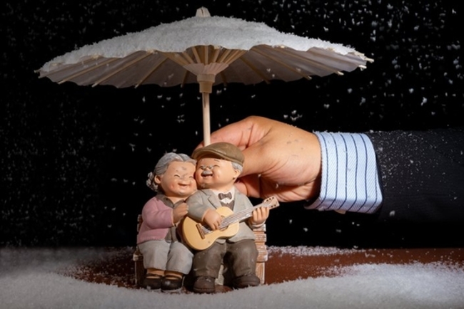 China Drafts Tough Rules for Insurers to Join National Personal Pension Scheme, Sources Say