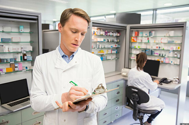 Cerner Shares Slip on Revenue Drop; CEO to Step Down