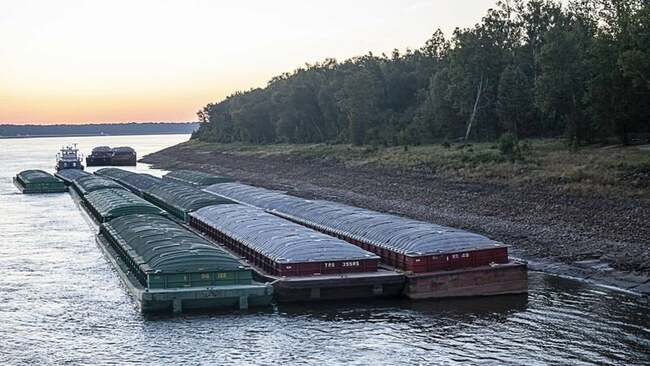 Another supply chain crisis: Barge traffic halted on Mississippi River by lowest water levels in a decade : news