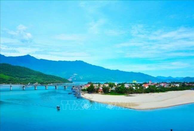 Da Nang International Tourism Mart promotes central region's marine tourism