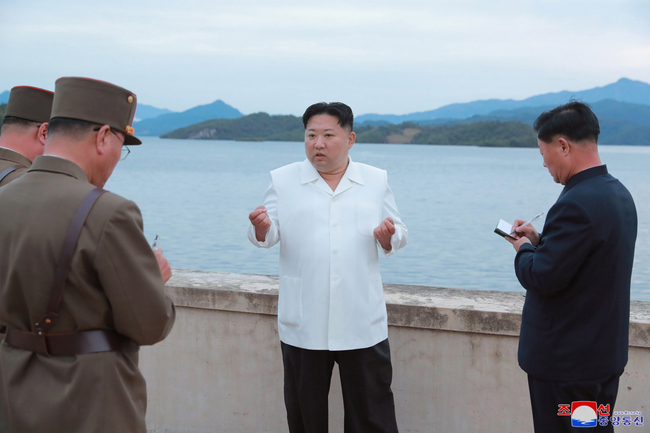 N.Korean leader inspects training of tactical nuclear weapon units: KCNA