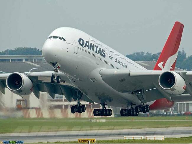 Qantas expects billion-dollar plus profit in first half