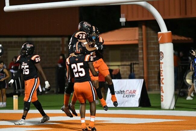 Texas High rallies past Marshall, 42-35