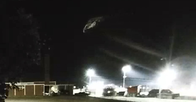 Guys Door Cam Catches UFO over Raytown, Missouri on 10-13-2022 -video- UFO Sighting News.