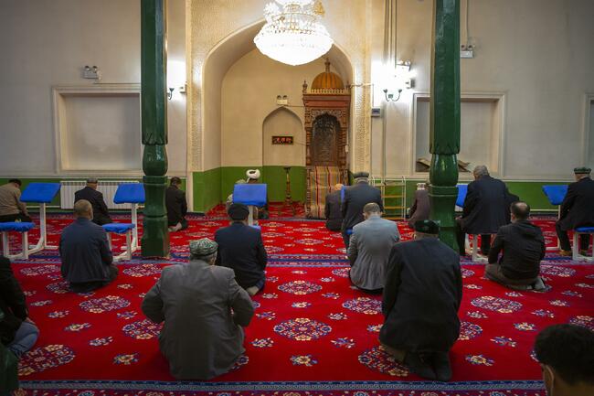 Ramadan in China: Faithful dwindle under limits on religion