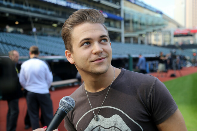 Hunter Hayes champions mental health awareness for brain health nonprofit One Mind